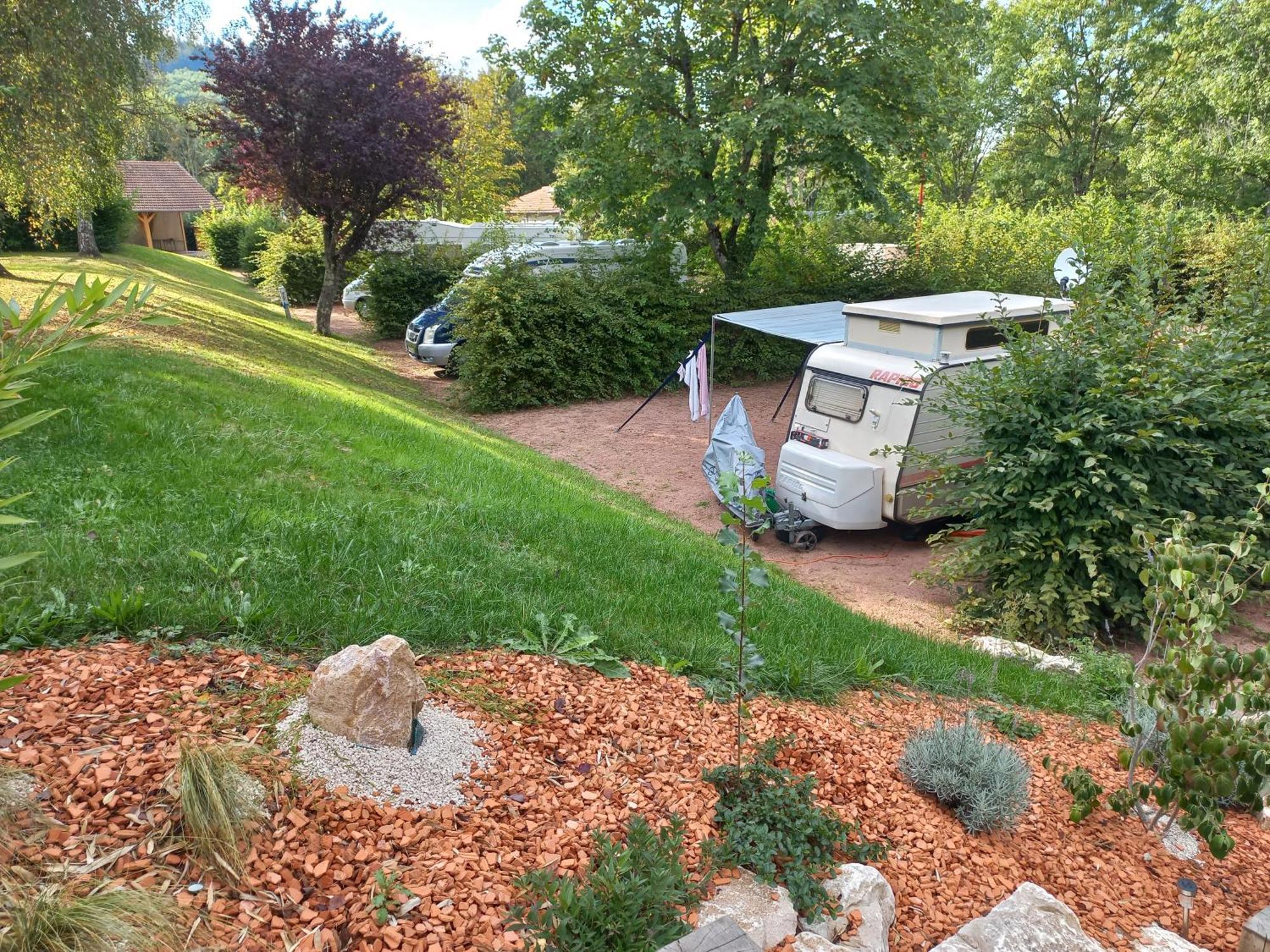 Camping Les Feuilles Chauffailles Екстериор снимка