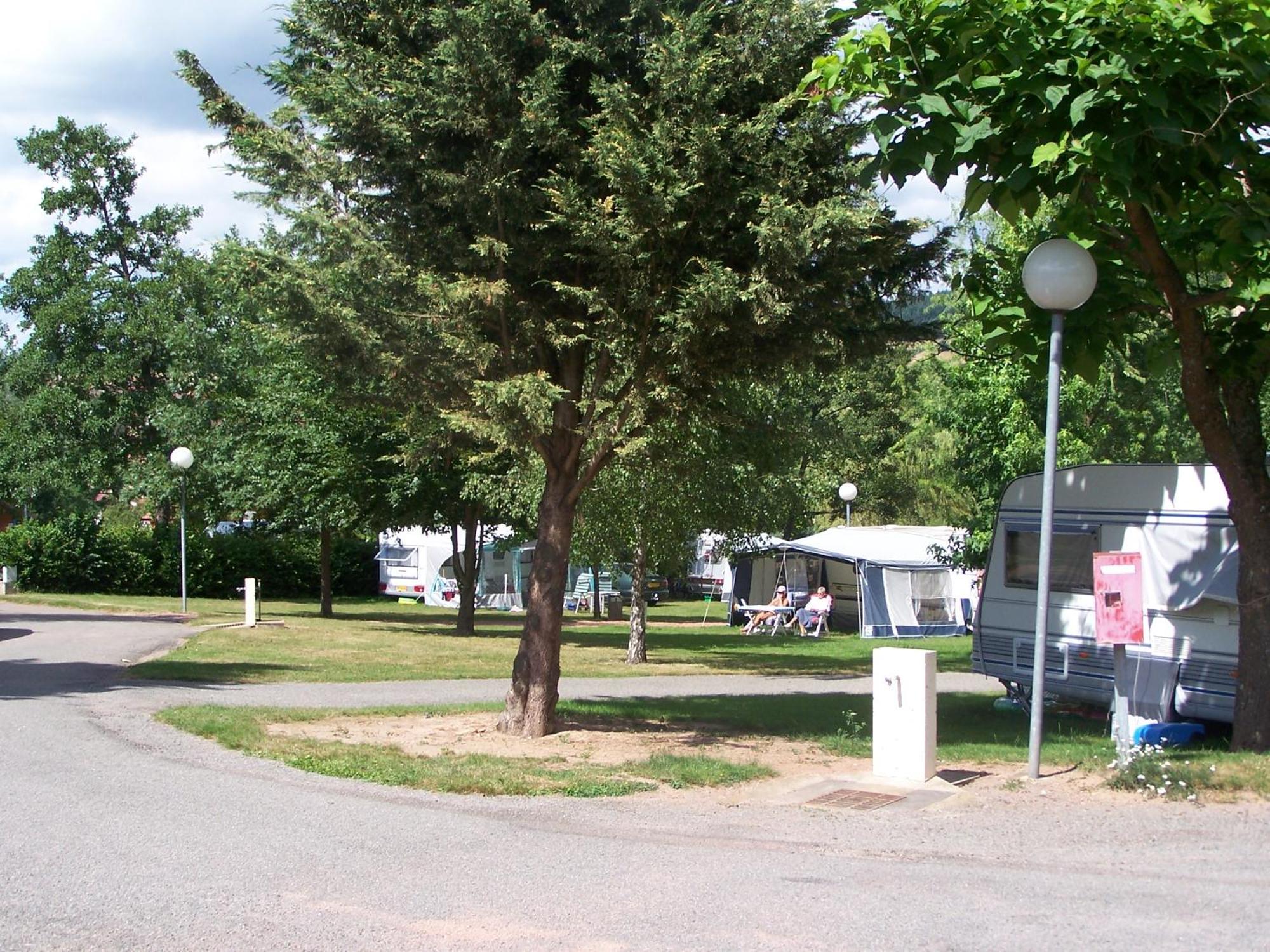 Camping Les Feuilles Chauffailles Екстериор снимка