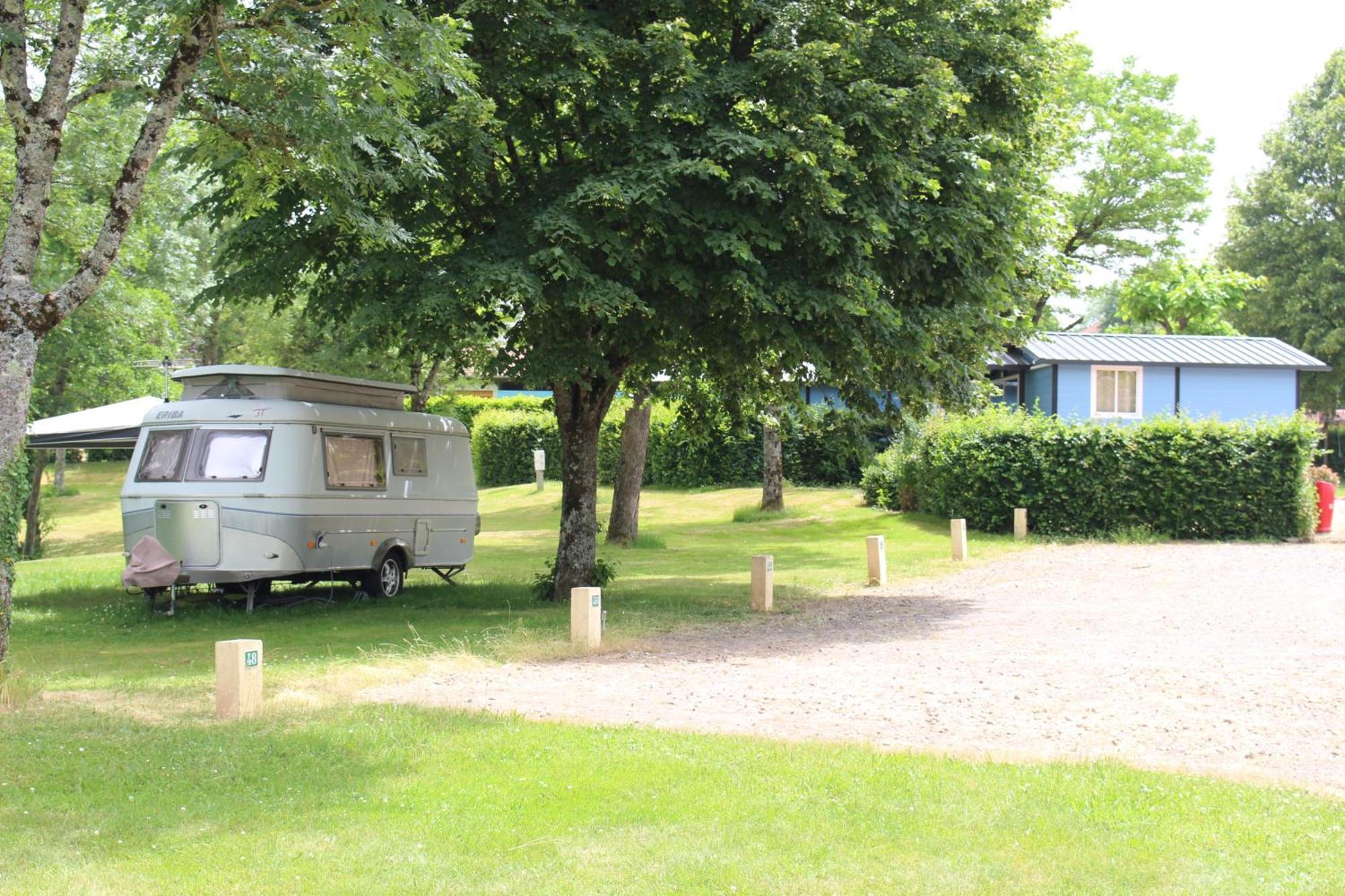 Camping Les Feuilles Chauffailles Екстериор снимка
